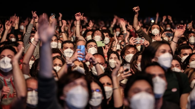 Participants wore FPP2 surgical masks at the concert