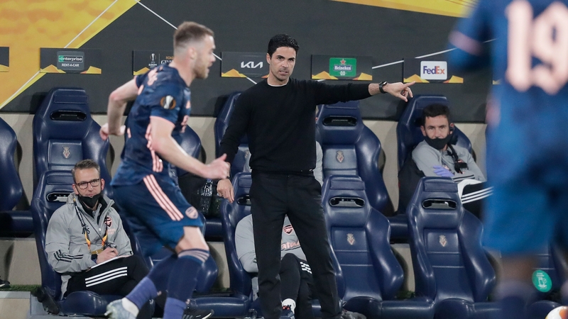 Arsenal manager Mikel Arteta passes on instructions at the Ceramica stadium