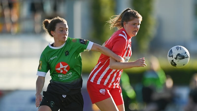 Karen Duggan of Peamount United in action against Tara O'Gorman of Treaty United