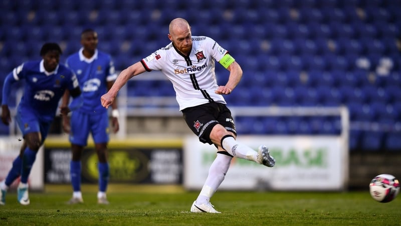 Chris Shields of Dundalk scores from the penalty spot