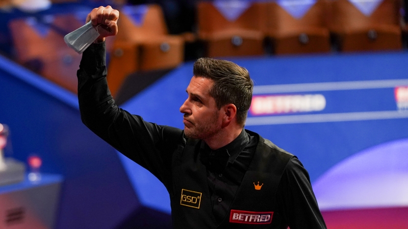 Mark Selby had to go to extra innings to see off Stuart Bingham.