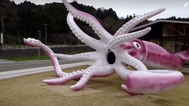 25 million yen of the 30m construction costs of the statue came from Covid relief funds (Pic: YouTube @TheTonarinopoti)