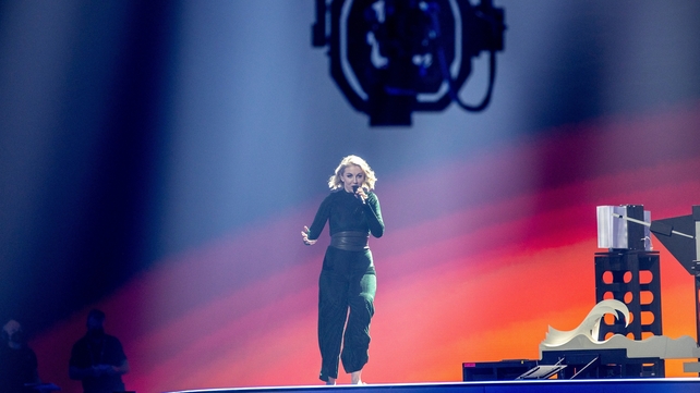 Long distance Lesley