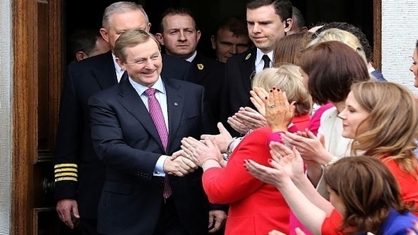 Enda Kenny Leadership: 'He's playing you for fools'