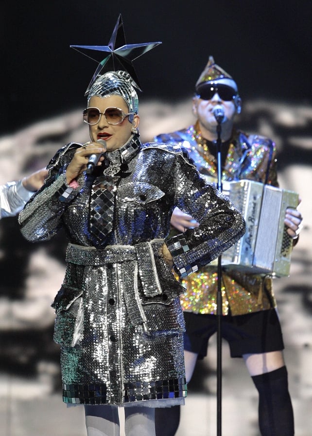 Ukrainian Verka Serduchka sings "Dancing Lasha Tumbai" in 2007 wearing head to toe disco ball sequins.