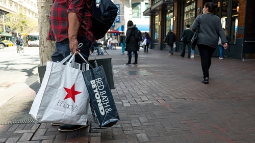 US retail sales rose 0.2% to $689.5 billion last month, new figures show today