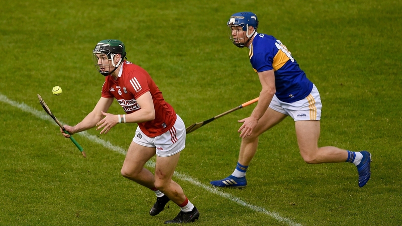 Mark Coleman gets away from Jason Forde