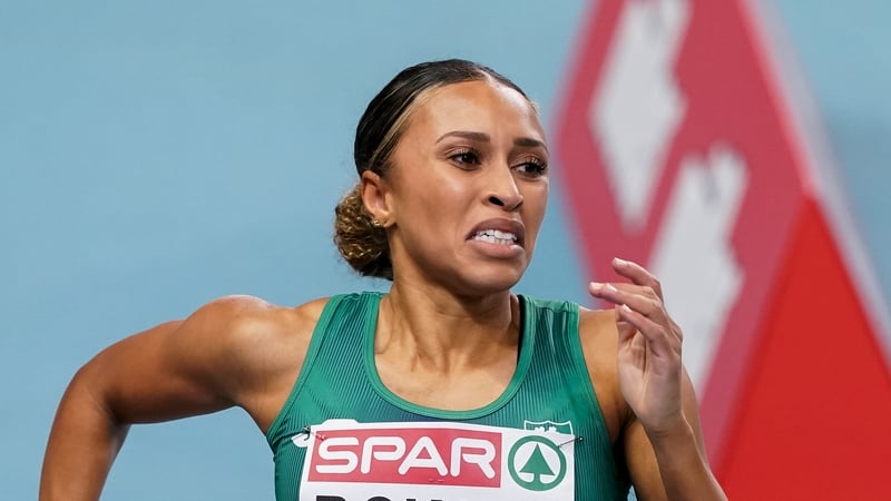 Nadia Power ran a time of ran a time of 2:02.72