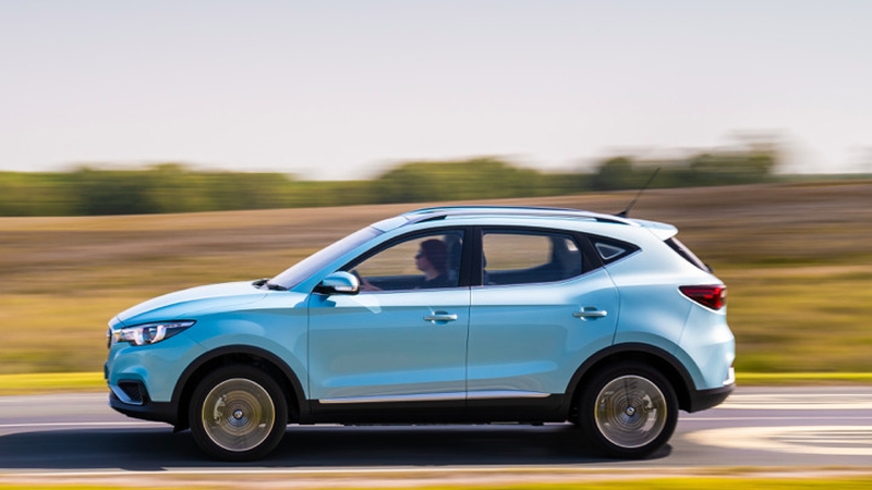 The ZS is too limited in battery size and range to comfortably extend itself beyond city limits.