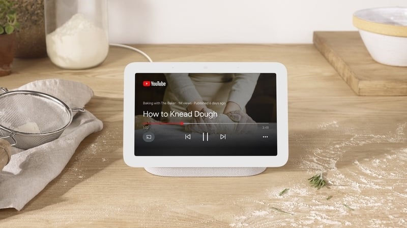 The device has a 7" screen