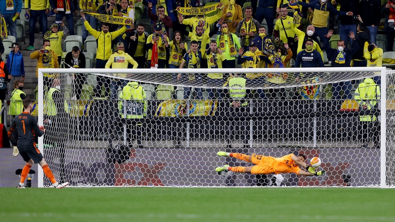 David De Gea's penalty kick is saved