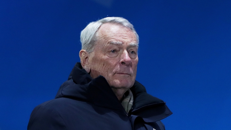 IOC member Dick Pound has called for the Games to go ahead as planned