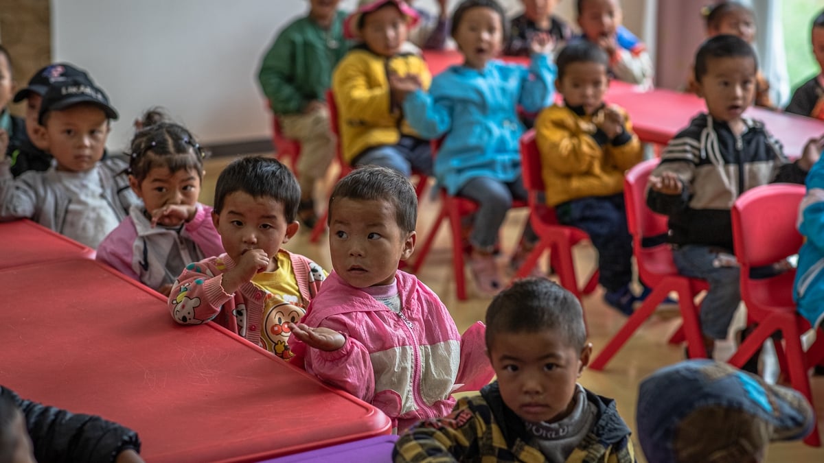China allows couples to have three children 