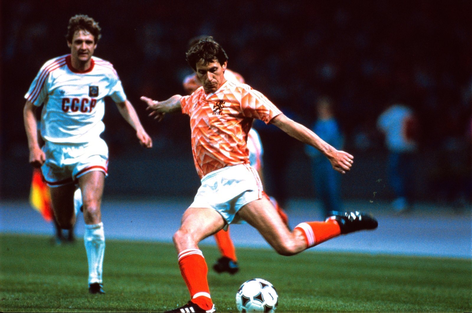 Arnold Muhren crossing the ball during the final