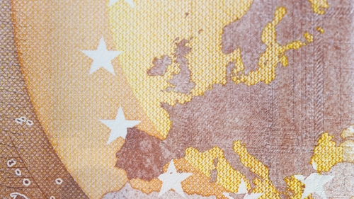 Eurostat confirms its estimate that GDP in the euro zone grew 2.2% in the third quarter compared to the previous three month period