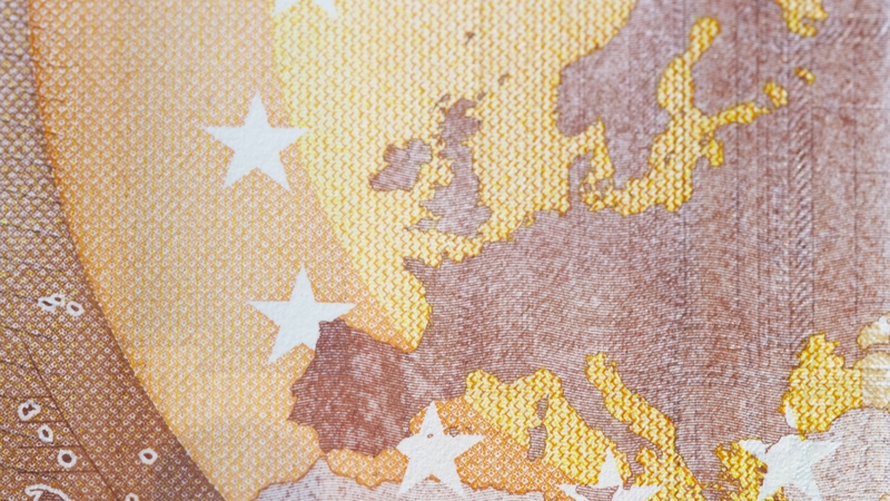 The Central Bank has found that 180,000 households have difficulty in making ends meet and have less than €500 of savings