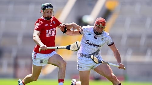 Conor Whelan and Mark Coleman tussle for the ball in today's Páirc Uí Chaoimh clash