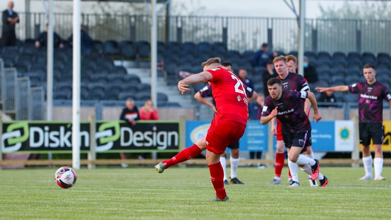 Georgie Poynton scores for Shelbourne