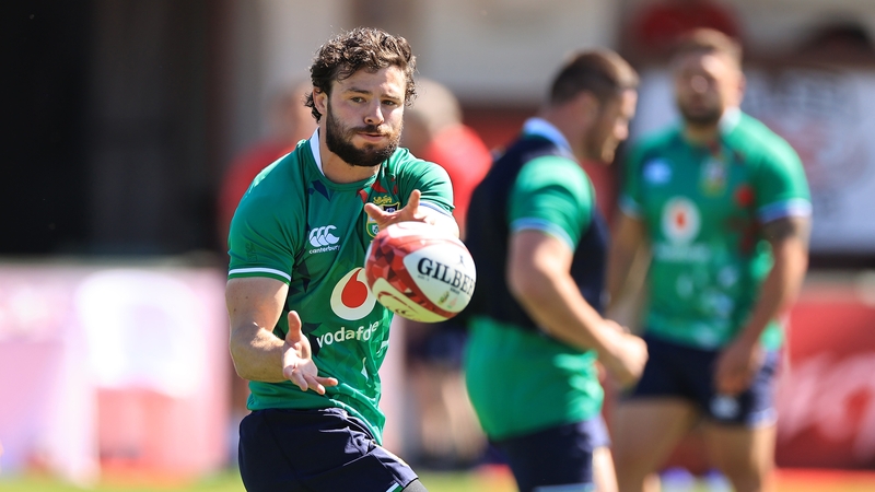 Robbie Henshaw will partner old Connacht team-mate Bundee Aki in the centre