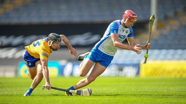 Calum Lyons breaks away from Ian Galvin