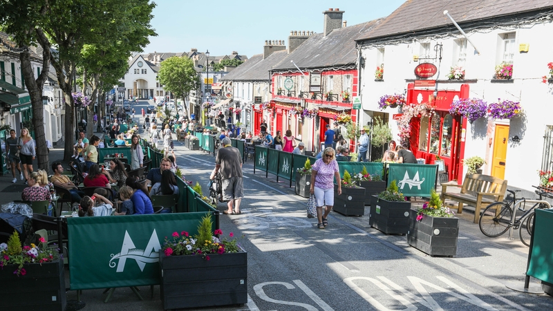 The council made a decision in late May to pedestrianise New Street in Malahide, which came into effect over the June Bank Holiday weekend (Pic: RollingNews.ie)