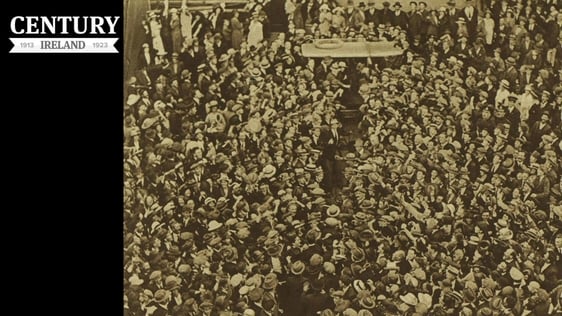 Century Ireland Issue 2008 - The crowd outside the Mansion House parts to allow Éamon de Valera to …