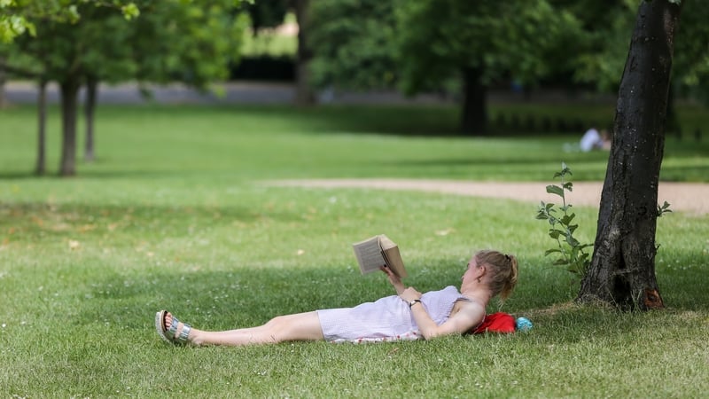 Ag baint só as an dea-aimsir (Pic: Getty)