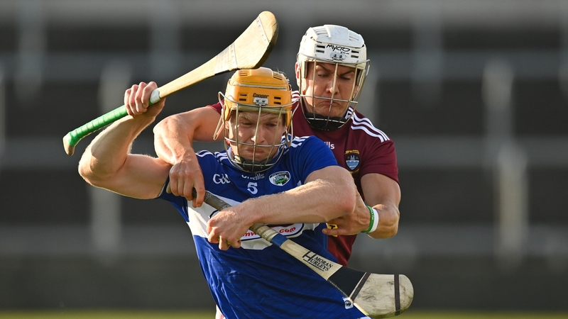 Podge Delaney tackled by Joey Boyle