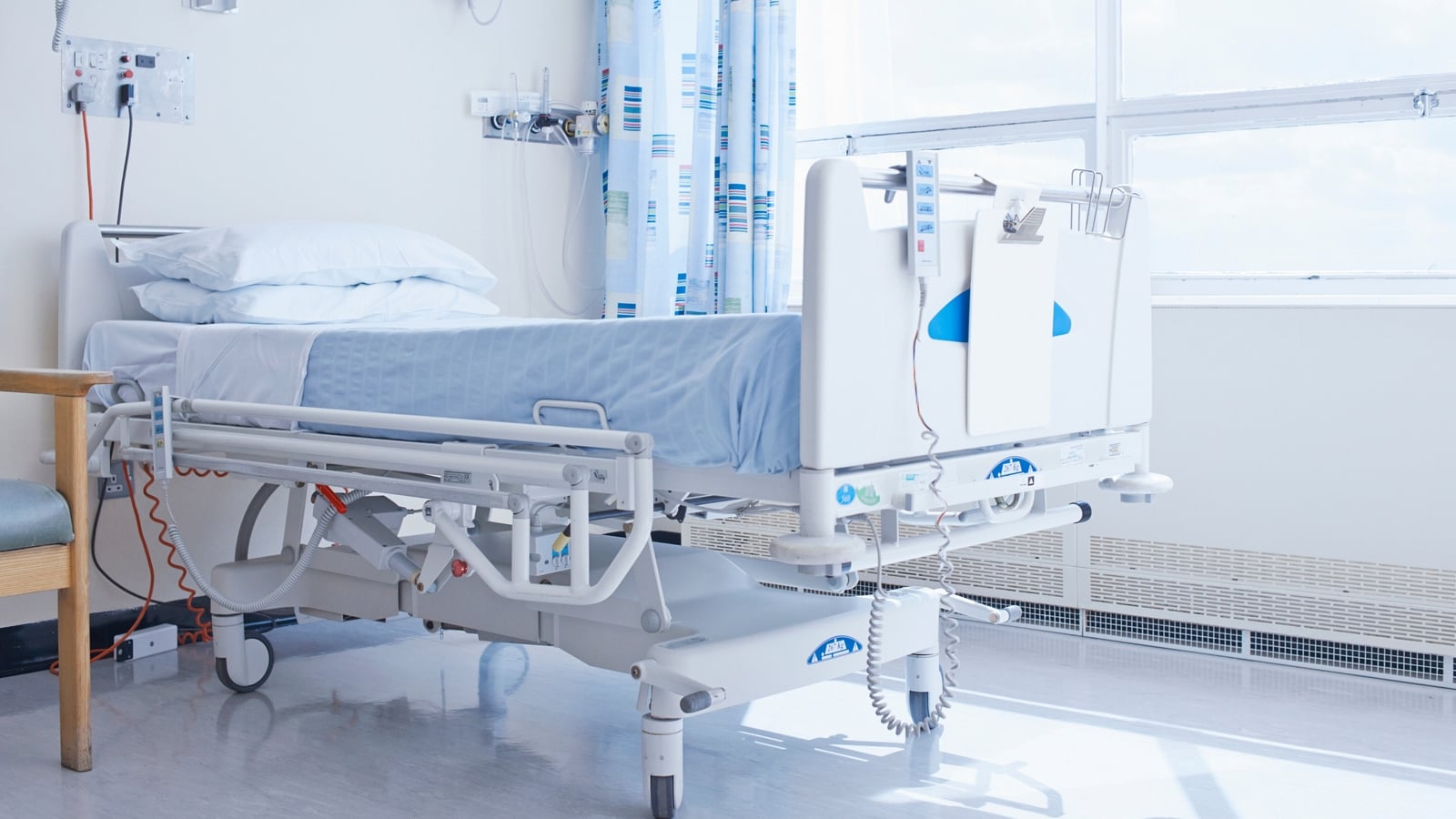 HSE Imposes Recruitment Freeze on Non-Critical Roles Amid Budget Crisis