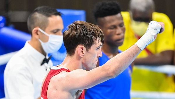 Aidan Walsh cruised into the quarter-finals