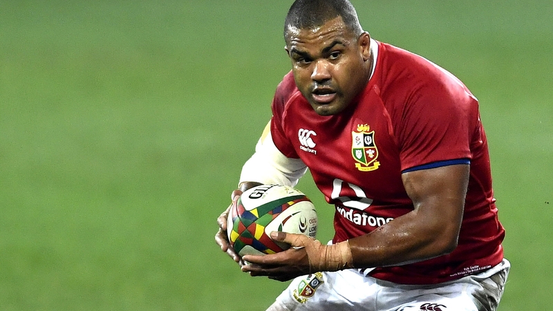 Kyle Sinckler takes his place on the bench