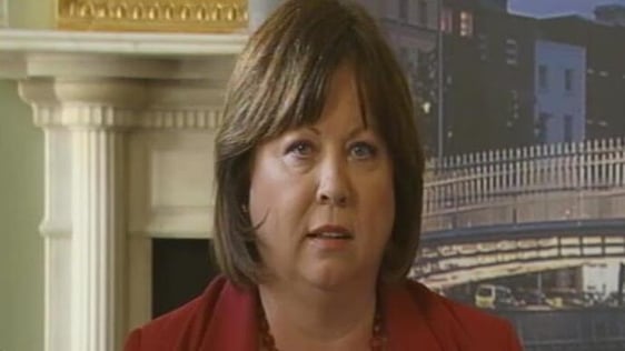 Mary Harney resigns as leader of the PDs (2006)