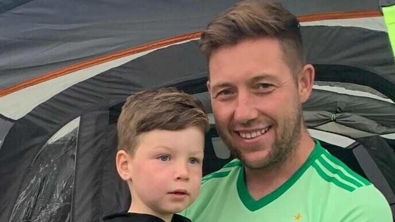 Seaghan Ó Cearnaigh agus a mhac Ollie