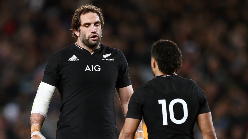 Sam Whitelock (L) and Richie Mo'unga