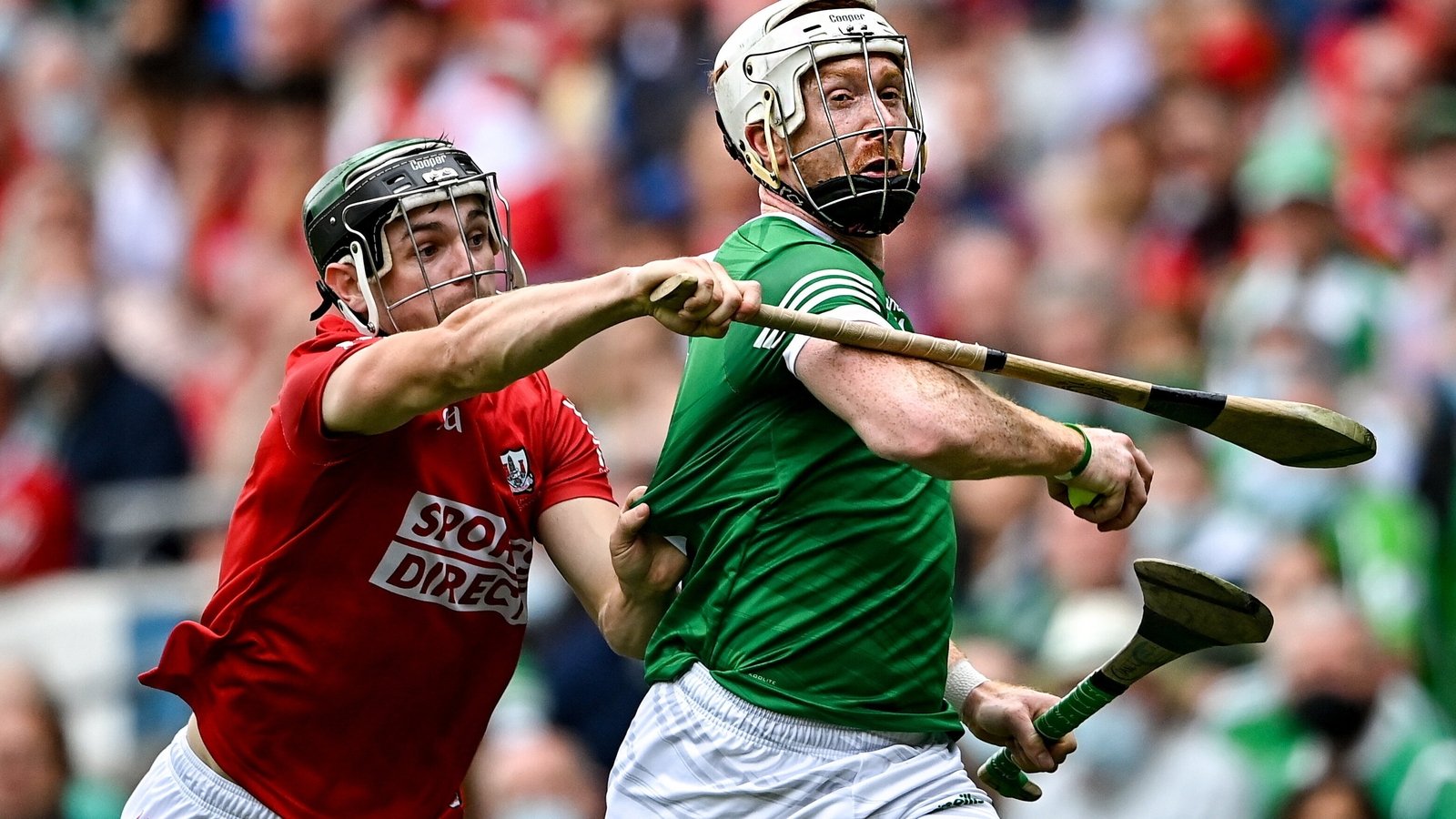 Cian Lynch gets away from Mark Coleman
