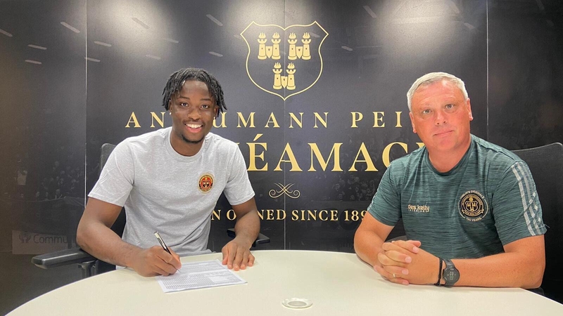 Roland Idowu has joined Bohs from Championship side Cardiff