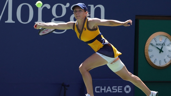 Simona Halep edged out Elena Rybakina