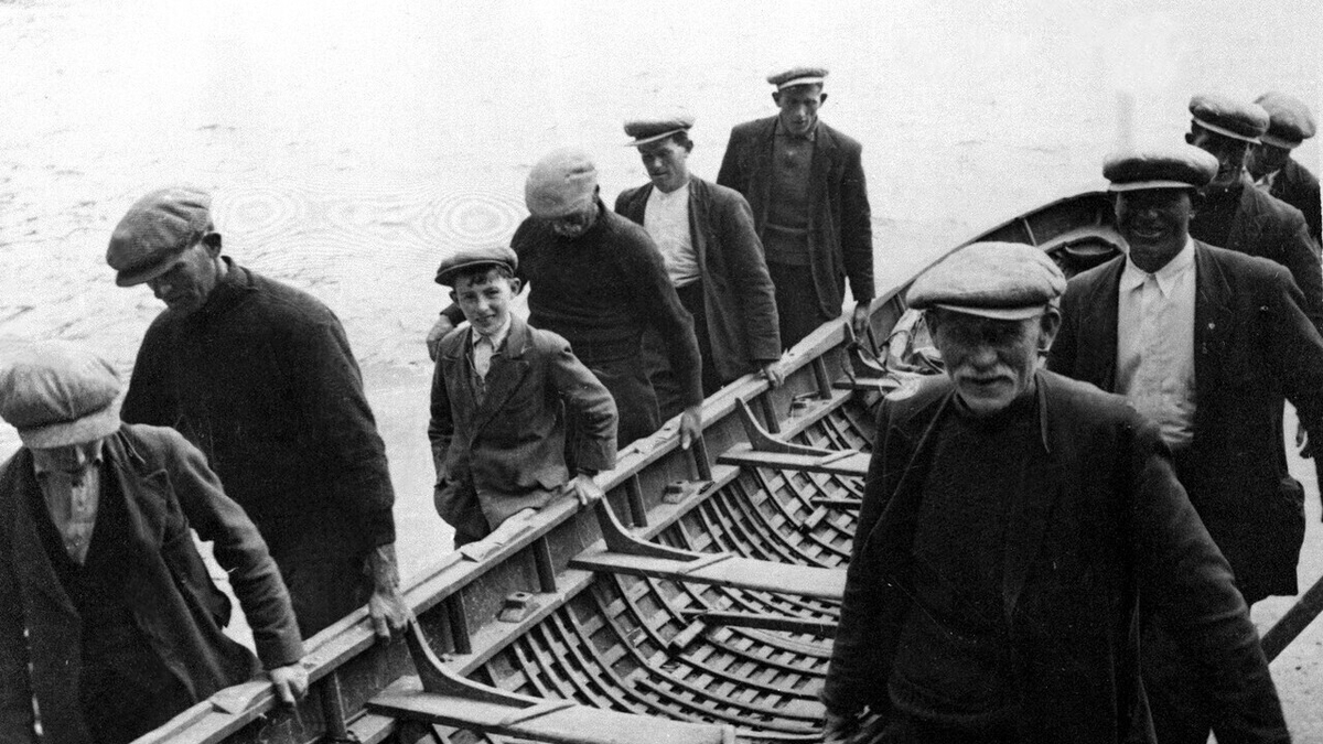 Clár #233: Hataí & Caipíní