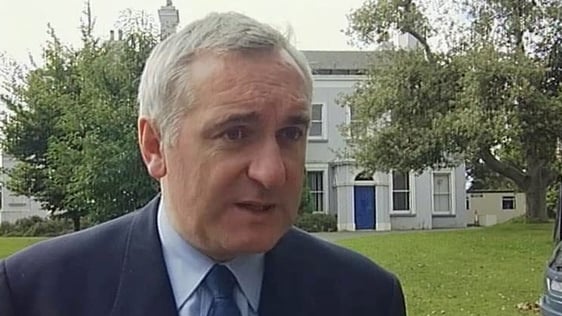 Bertie Ahern outside RTÉ studios (2001)