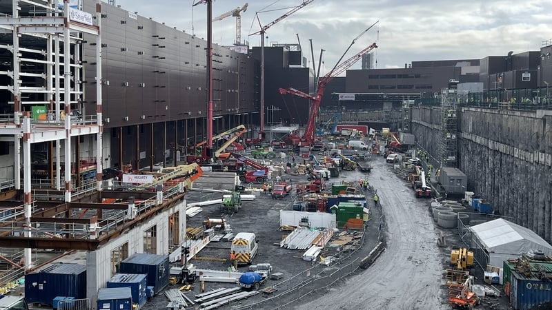 Campas déantúsaíochta Intel i Léim an Bhradáin