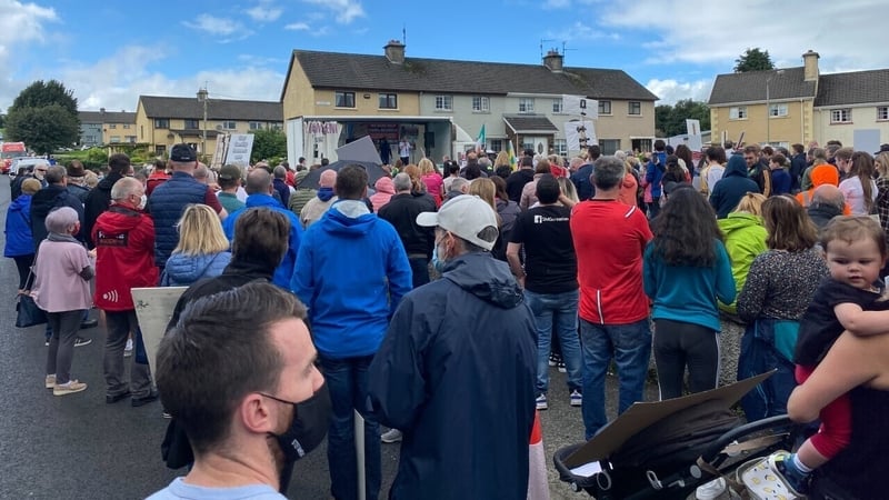 The demonstration was organised by the Lifford Mica Group and the 100% Redress NO LESS group