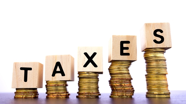 A progressive wealth tax starting at 2% for those with more than $5m and rising to 5% for billionaires could raise $2.52 trillion, studies have shown