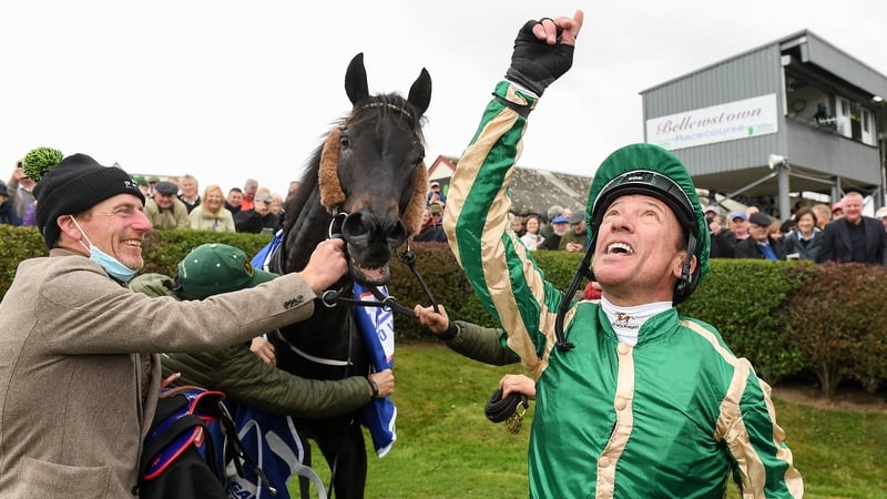 Frankie Dettori and trainer Johnny Murtagh celebrate
