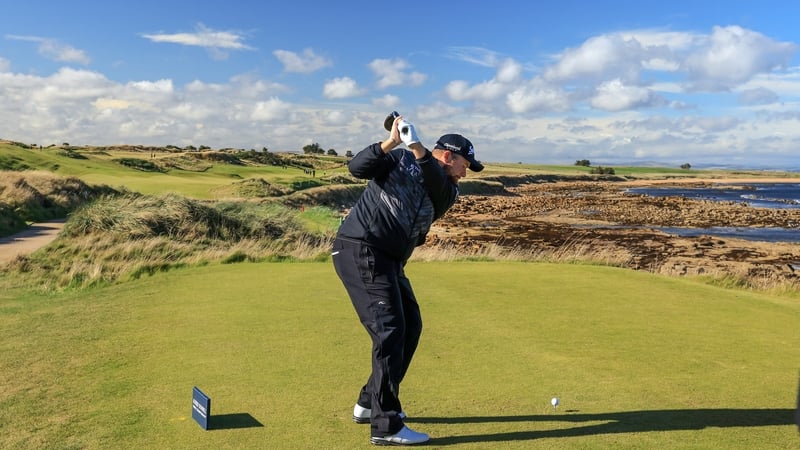 Shane Lowry struck a second round of 67 to fire into contention