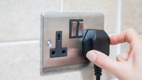 Smart meters have been pointed to as a way for households to save on their energy bills - but doing so may require a change of routine
