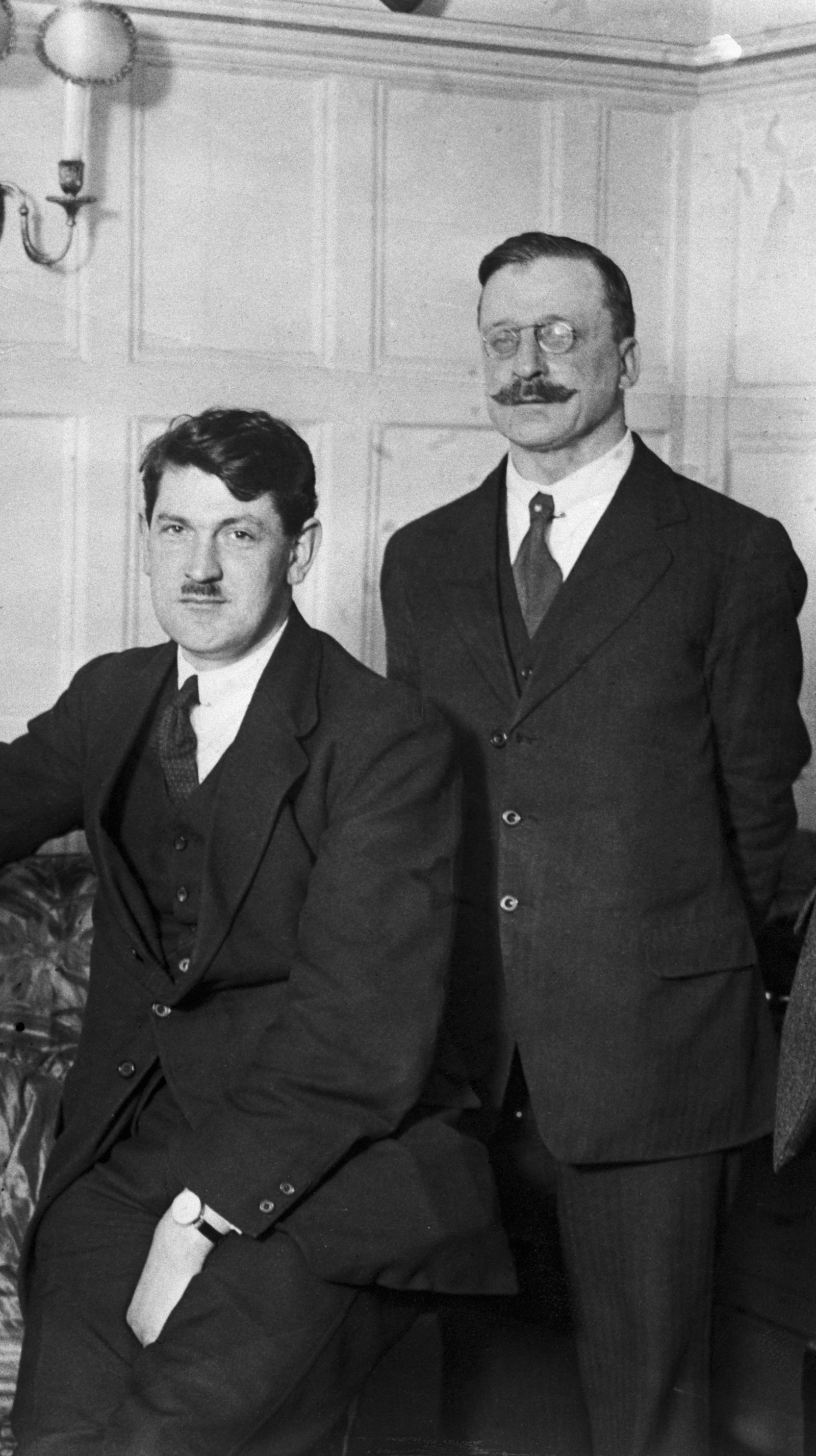 Griffith and Collins in London. The British had determined these were the men who needed to be sold the treaty terms (Credit: Getty Images)