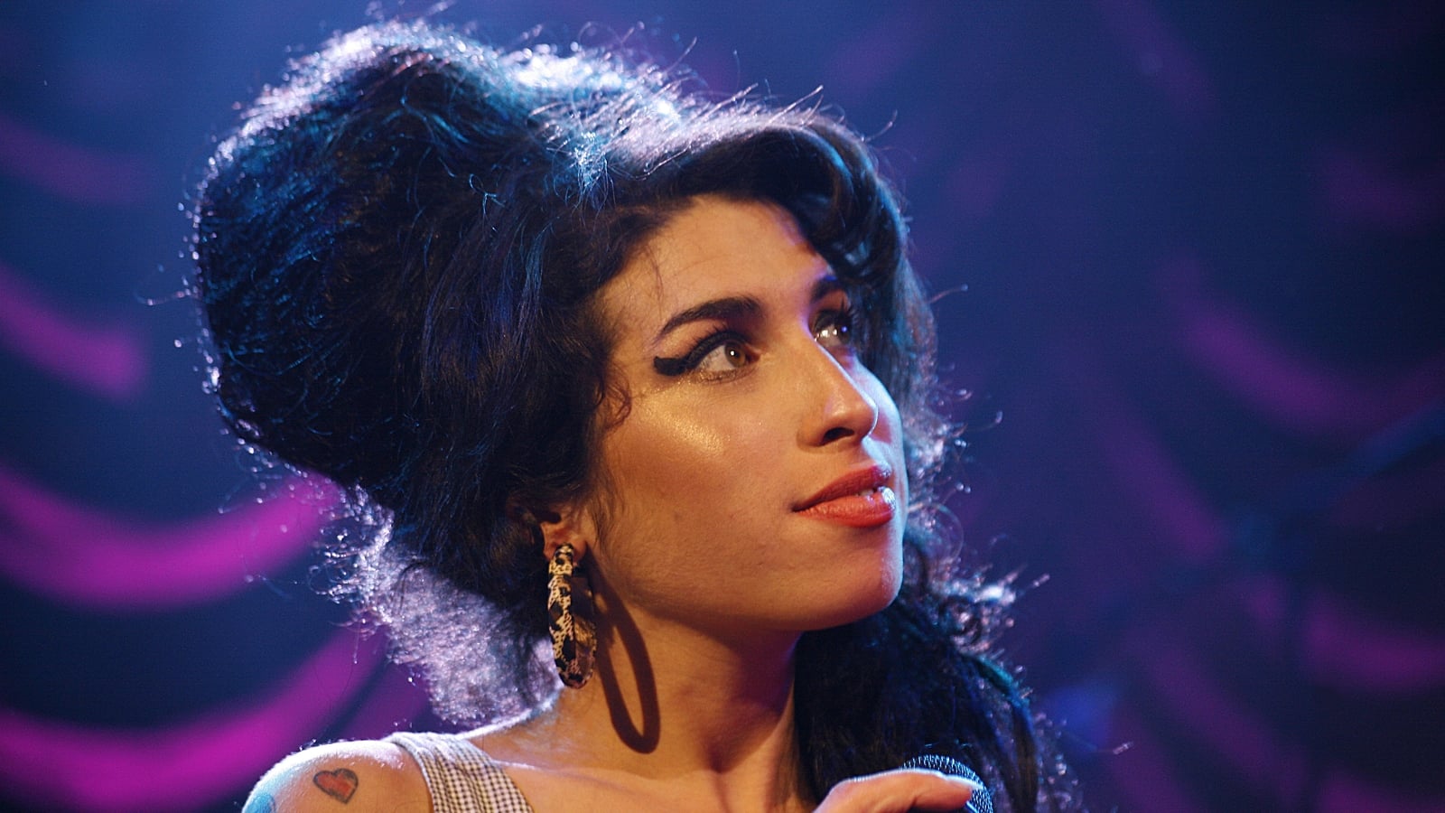 Judge due to rule in Amy Winehouse auction case