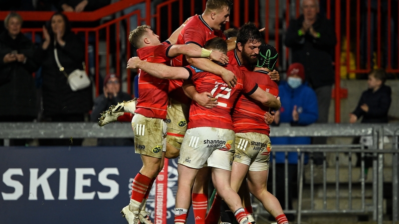 Munster players celebrate Chris Cloete's opening try