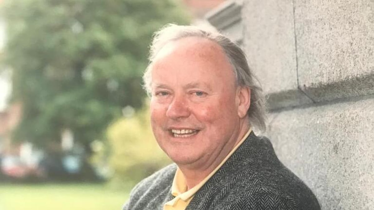 Begin, a poem for Brendan Kennelly, by Paddy Moran, and Begin, by Brendan Kennelly
