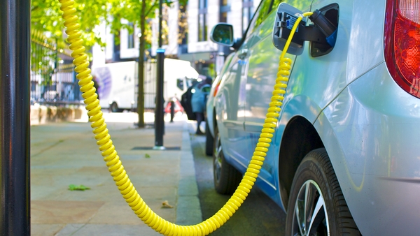 EVs, plug-in hybrids and hybrids now make up a combined 44% of the market share.